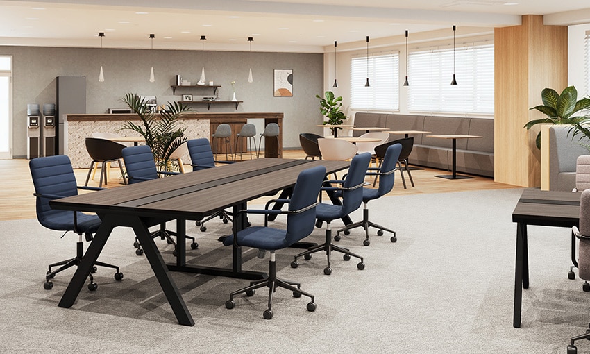 自然と人が集まる、開放的なワークスペース